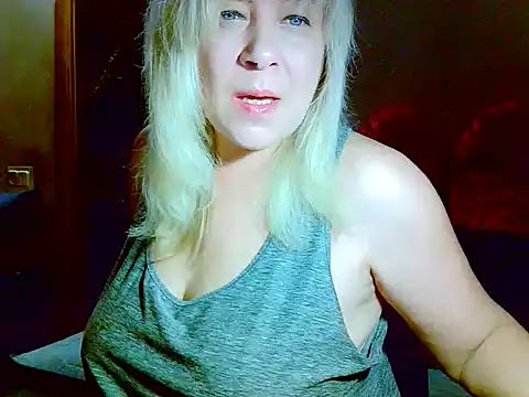 Snapshot of AgoniA7 chatting on May 21, 2026, 6:38 pm AgoniA7 online show from May 21, 2026, 6:38 pm