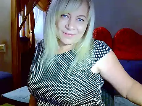 Snapshot of AgoniA7 chatting on November 9, 2025, 7:56 am AgoniA7 online show from November 9, 2025, 7:56 am