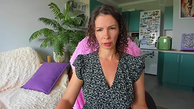 Snapshot of ChristinaGlory chatting on July 15, 2026, 9:49 am ChristinaGlory online show from July 15, 2026, 9:49 am