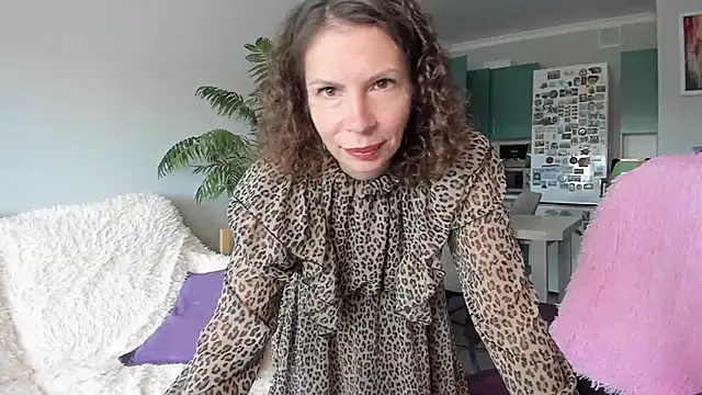 Snapshot of ChristinaGlory chatting on June 19, 2026, 7:03 am ChristinaGlory online show from June 19, 2026, 7:03 am