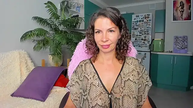 Snapshot of ChristinaGlory chatting on July 8, 2026, 2:29 pm ChristinaGlory online show from July 8, 2026, 2:29 pm