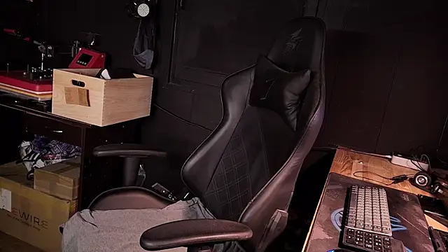 Snapshot of AnalOrgasm_CG chatting on October 31, 2025, 8:27 pm AnalOrgasm CG online show from October 31, 2025, 8:27 pm