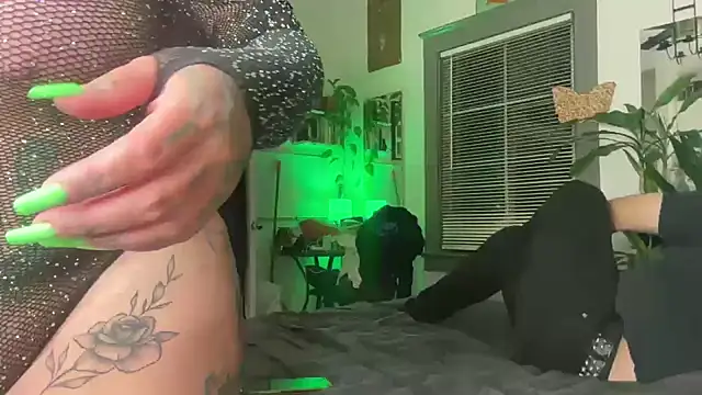 Snapshot of Sad1st1kSadie chatting on December 22, 2024, 4:50 am Sad1st1kSadie online show from December 22, 2024, 4:50 am