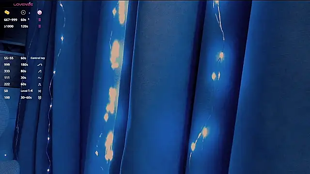 Snapshot of Hott_girlx chatting on November 6, 2025, 12:47 am Hott girlx online show from November 6, 2025, 12:47 am