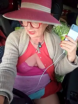 Snapshot of MucMilf59 chatting on June 6, 2026, 8:14 pm MucMilf59 online show from June 6, 2026, 8:14 pm