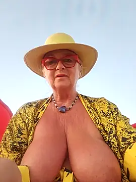 MucMilf59 online show from July 17, 2026, 7:55 pm