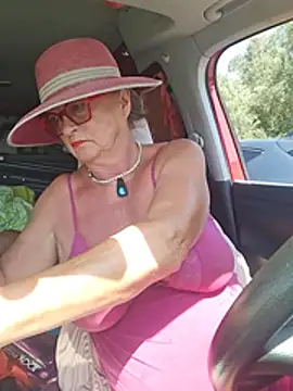 MucMilf59 online show from July 6, 2026, 3:03 pm
