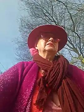 MucMilf59 online show from November 13, 2025, 9:24 am