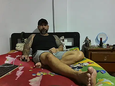 Snapshot of john_balthor chatting on June 17, 2026, 1:05 am john balthor online show from June 17, 2026, 1:05 am