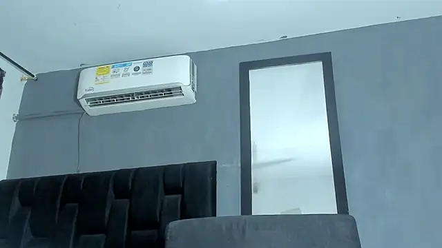 SandraGoldstein online show from November 20, 2025, 2:01 am