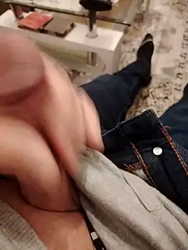 Snapshot of Gazda12 chatting on December 15, 2025, 4:07 am Gazda12 online show from December 15, 2025, 4:07 am