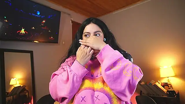 Snapshot of coraline_latin chatting on March 21, 2026, 11:03 am coraline latin online show from March 21, 2026, 11:03 am