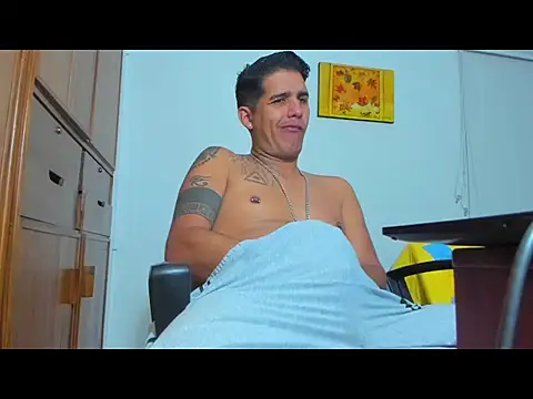 Snapshot of Zack_Grey chatting on October 30, 2025, 3:27 am Zack Grey online show from October 30, 2025, 3:27 am