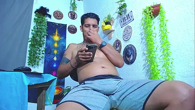 Snapshot of Zack_Grey chatting on June 27, 2026, 11:16 am Zack Grey online show from June 27, 2026, 11:16 am