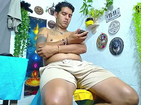 Snapshot of Zack_Grey chatting on June 16, 2026, 11:21 am Zack Grey online show from June 16, 2026, 11:21 am