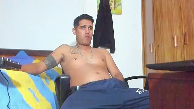 Snapshot of Zack_Grey chatting on November 7, 2025, 4:17 am Zack Grey online show from November 7, 2025, 4:17 am