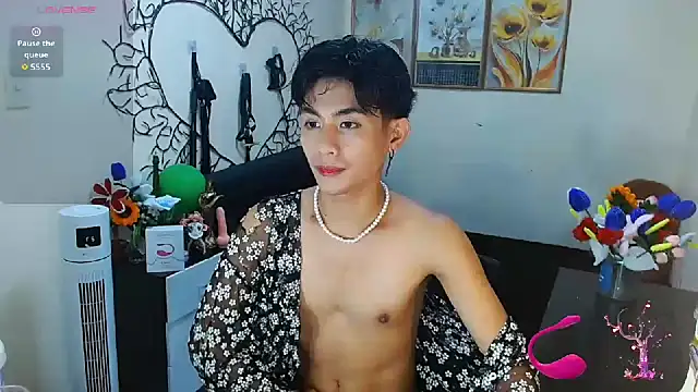 Snapshot of WildestTwink chatting on October 30, 2025, 6:38 pm WildestTwink online show from October 30, 2025, 6:38 pm