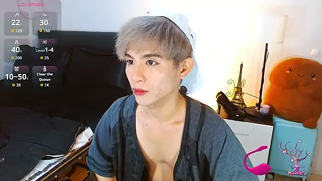 WildestTwink online show from May 5, 2026, 4:10 pm