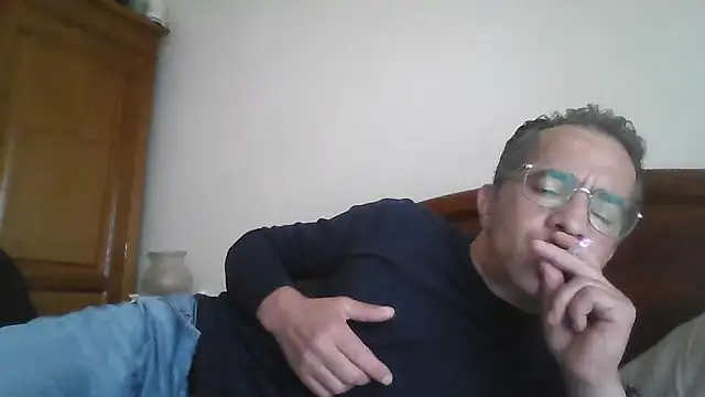 Snapshot of CarlosRocha73 chatting on May 3, 2026, 11:04 am CarlosRocha73 online show from May 3, 2026, 11:04 am