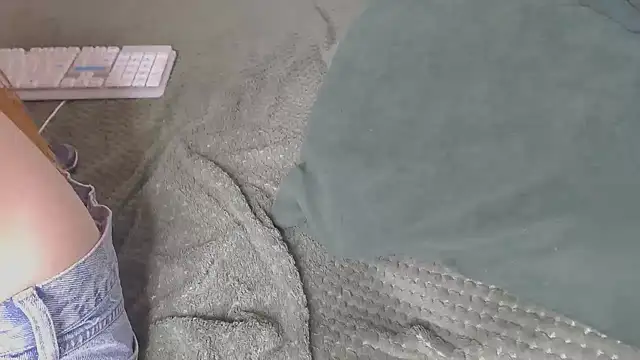 Snapshot of Kiradoll27 chatting on February 17, 2025, 3:55 pm Kiradoll27 online show from February 17, 2025, 3:55 pm