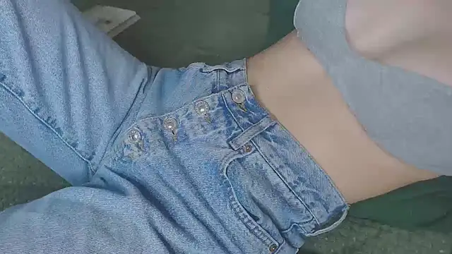 Snapshot of Kiradoll27 chatting on February 22, 2025, 6:30 pm Kiradoll27 online show from February 22, 2025, 6:30 pm