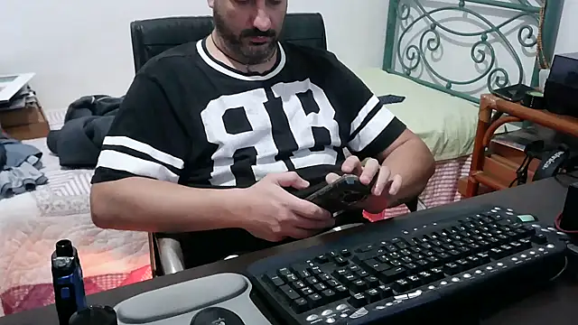 Snapshot of Italian_dark_desire chatting on December 3, 2025, 10:20 pm Italian dark desire online show from December 3, 2025, 10:20 pm