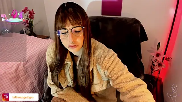 Snapshot of Fallengangel chatting on December 16, 2025, 9:24 am Fallengangel online show from December 16, 2025, 9:24 am