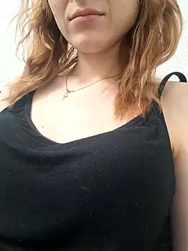 Snapshot of YogisticJuli666 chatting on December 15, 2025, 8:31 am YogisticJuli666 online show from December 15, 2025, 8:31 am