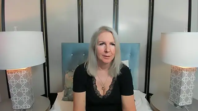 Snapshot of EricaTop chatting on March 5, 2026, 9:22 pm EricaTop online show from March 5, 2026, 9:22 pm