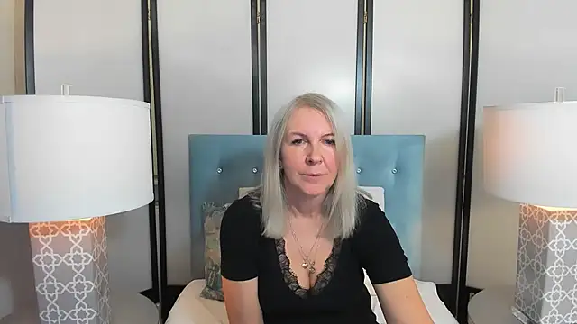 Snapshot of EricaTop chatting on December 15, 2025, 5:41 pm EricaTop online show from December 15, 2025, 5:41 pm