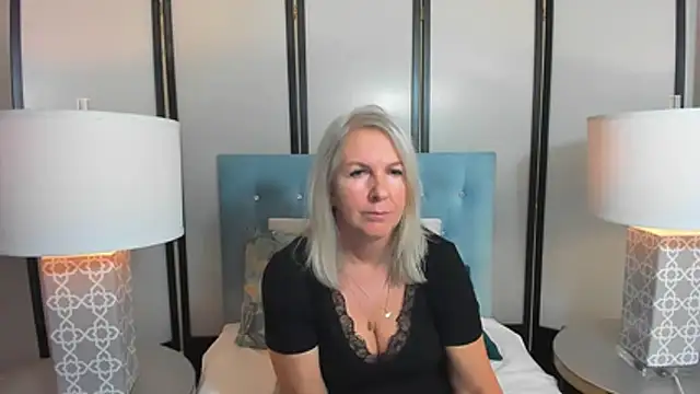 Snapshot of EricaTop chatting on November 3, 2025, 4:54 pm EricaTop online show from November 3, 2025, 4:54 pm