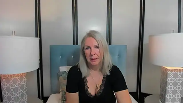 Snapshot of EricaTop chatting on October 18, 2025, 5:09 am EricaTop online show from October 18, 2025, 5:09 am