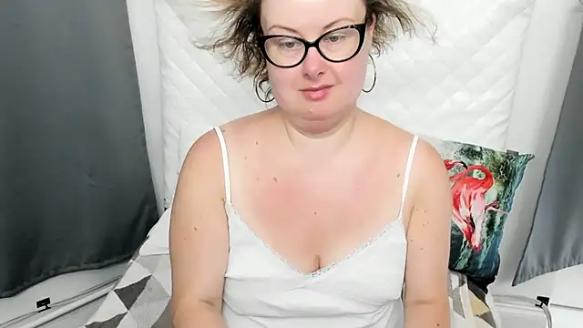 Snapshot of dirtyBonnie chatting on July 18, 2026, 9:51 am dirtyBonnie online show from July 18, 2026, 9:51 am