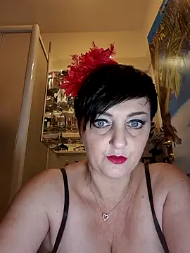 lucillabollente online show from October 6, 2025, 4:02 am