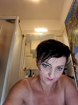 Snapshot of lucillabollente chatting on July 17, 2026, 4:32 am lucillabollente online show from July 17, 2026, 4:32 am