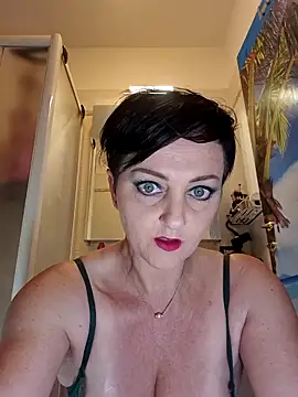 lucillabollente online show from April 27, 2026, 4:10 am