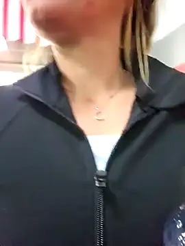  NinaLuvSins  online show from November 5, 2025, 6:22 pm