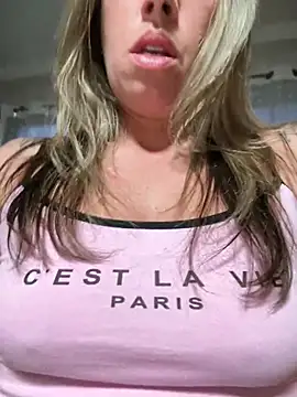 Snapshot of _NinaLuvSins_ chatting on August 7, 2026, 6:47 pm NinaLuvSins online show from August 7, 2026, 6:47 pm