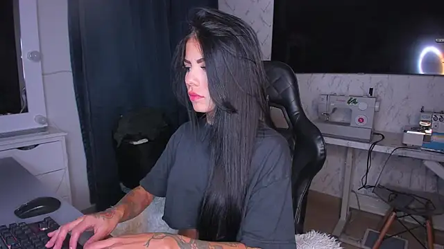 Lisegg  online show from February 5, 2025, 4:58 pm