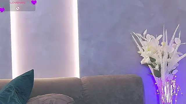 Snapshot of Sinful_Eyes chatting on March 17, 2025, 2:12 pm Sinful Eyes online show from March 17, 2025, 2:12 pm