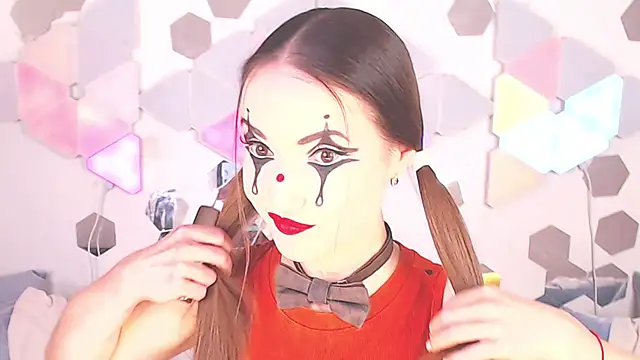 Snapshot of LexiKiss chatting on November 8, 2025, 10:35 pm LexiKiss online show from November 8, 2025, 10:35 pm