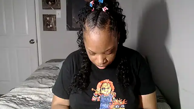 Snapshot of Sexymona1218 chatting on October 8, 2025, 6:15 am Sexymona1218 online show from October 8, 2025, 6:15 am