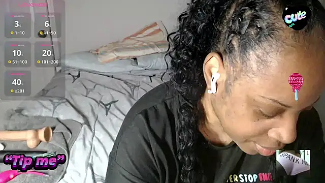 Snapshot of Sexymona1218 chatting on October 29, 2025, 4:55 am Sexymona1218 online show from October 29, 2025, 4:55 am