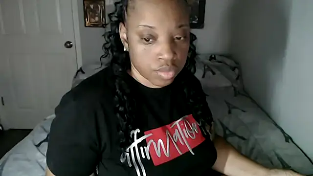 Snapshot of Sexymona1218 chatting on October 14, 2025, 3:29 am Sexymona1218 online show from October 14, 2025, 3:29 am