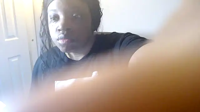 Snapshot of Sexymona1218 chatting on May 26, 2026, 4:21 am Sexymona1218 online show from May 26, 2026, 4:21 am