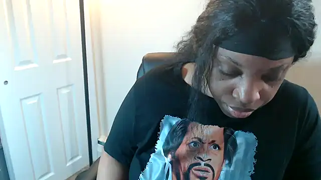 Sexymona1218 online show from July 27, 2026, 11:06 am