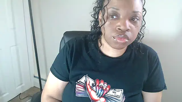 Snapshot of Sexymona1218 chatting on June 15, 2026, 1:44 pm Sexymona1218 online show from June 15, 2026, 1:44 pm