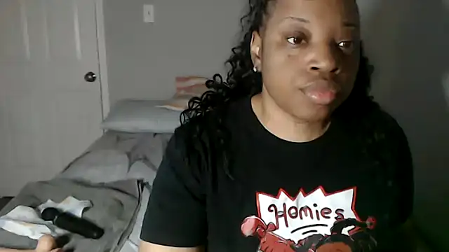 Snapshot of Sexymona1218 chatting on October 28, 2025, 8:35 am Sexymona1218 online show from October 28, 2025, 8:35 am