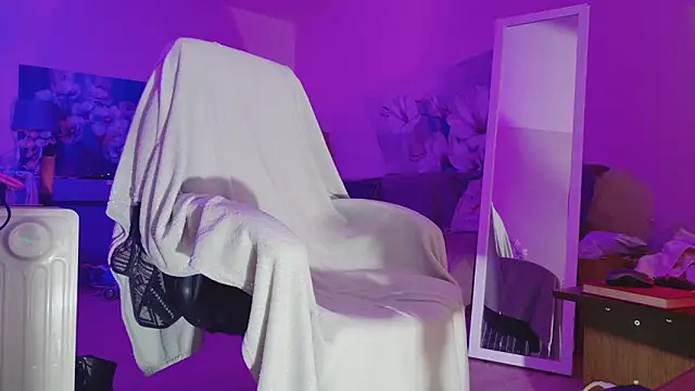 Snapshot of lara_heaven chatting on February 18, 2026, 7:10 pm lara heaven online show from February 18, 2026, 7:10 pm