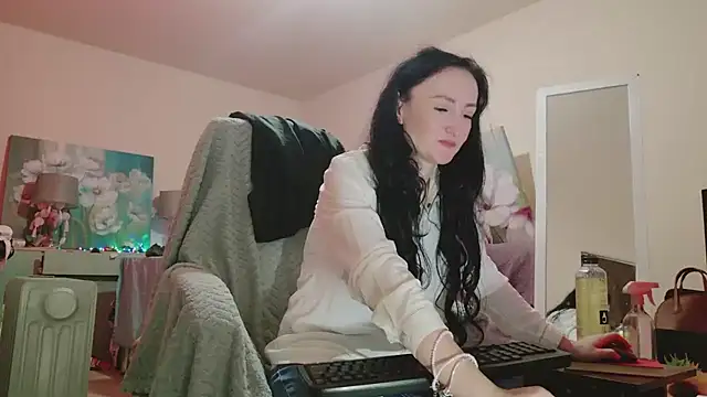 Snapshot of lara_heaven chatting on February 8, 2026, 10:46 am lara heaven online show from February 8, 2026, 10:46 am